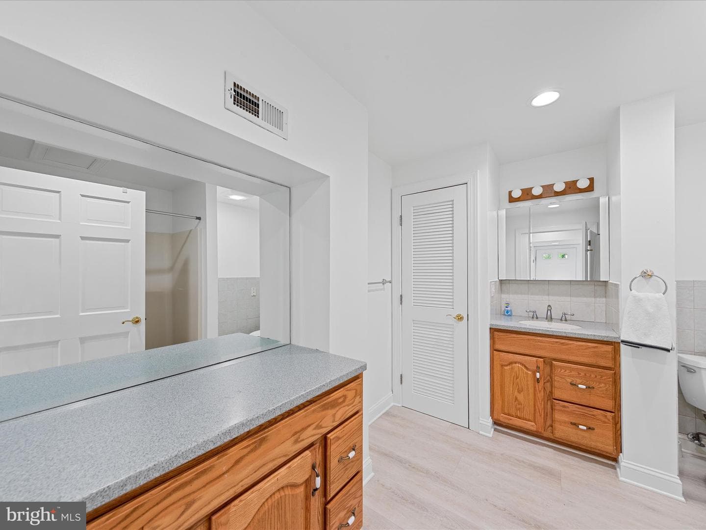 6976 Travelers Rest Circle photo 41