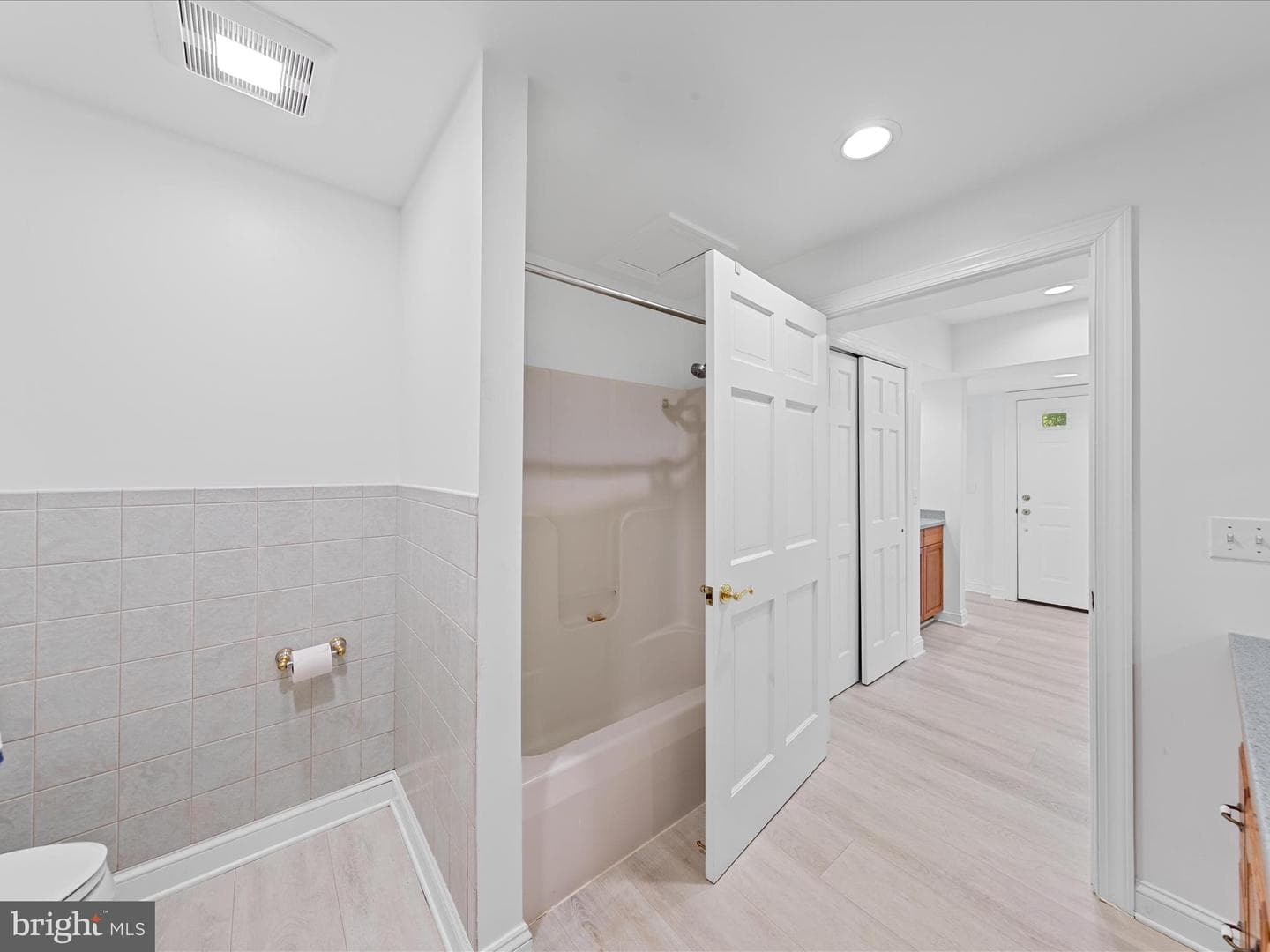 6976 Travelers Rest Circle photo 42