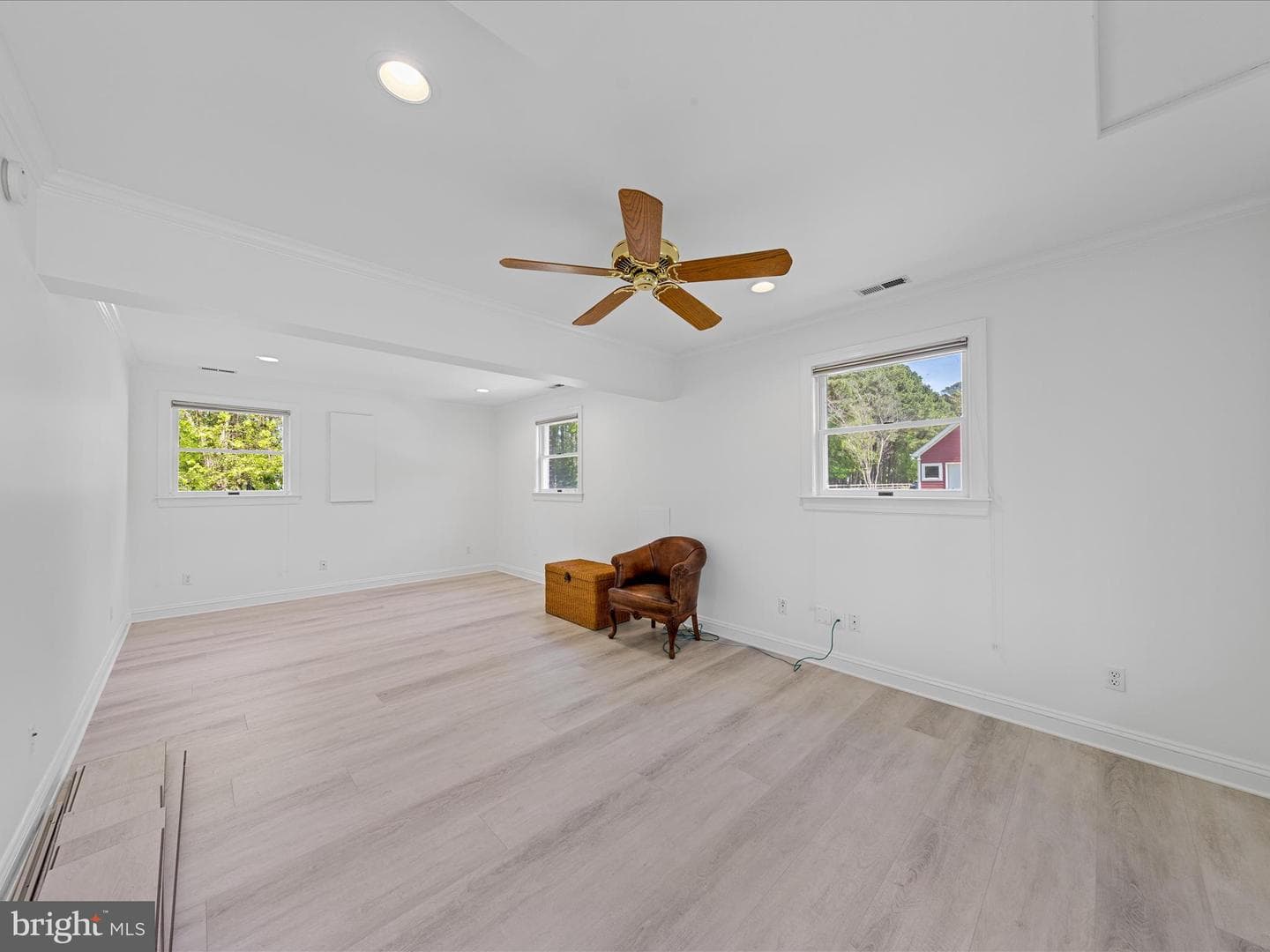 6976 Travelers Rest Circle photo 43