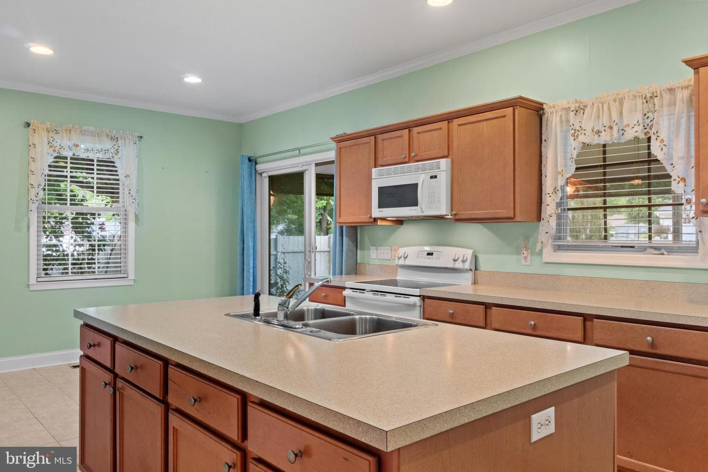 3868 Marvel Drive photo 12