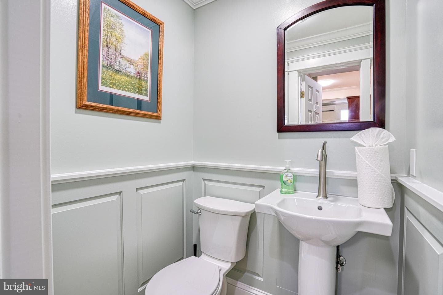 504 Bainbridge Place photo 32