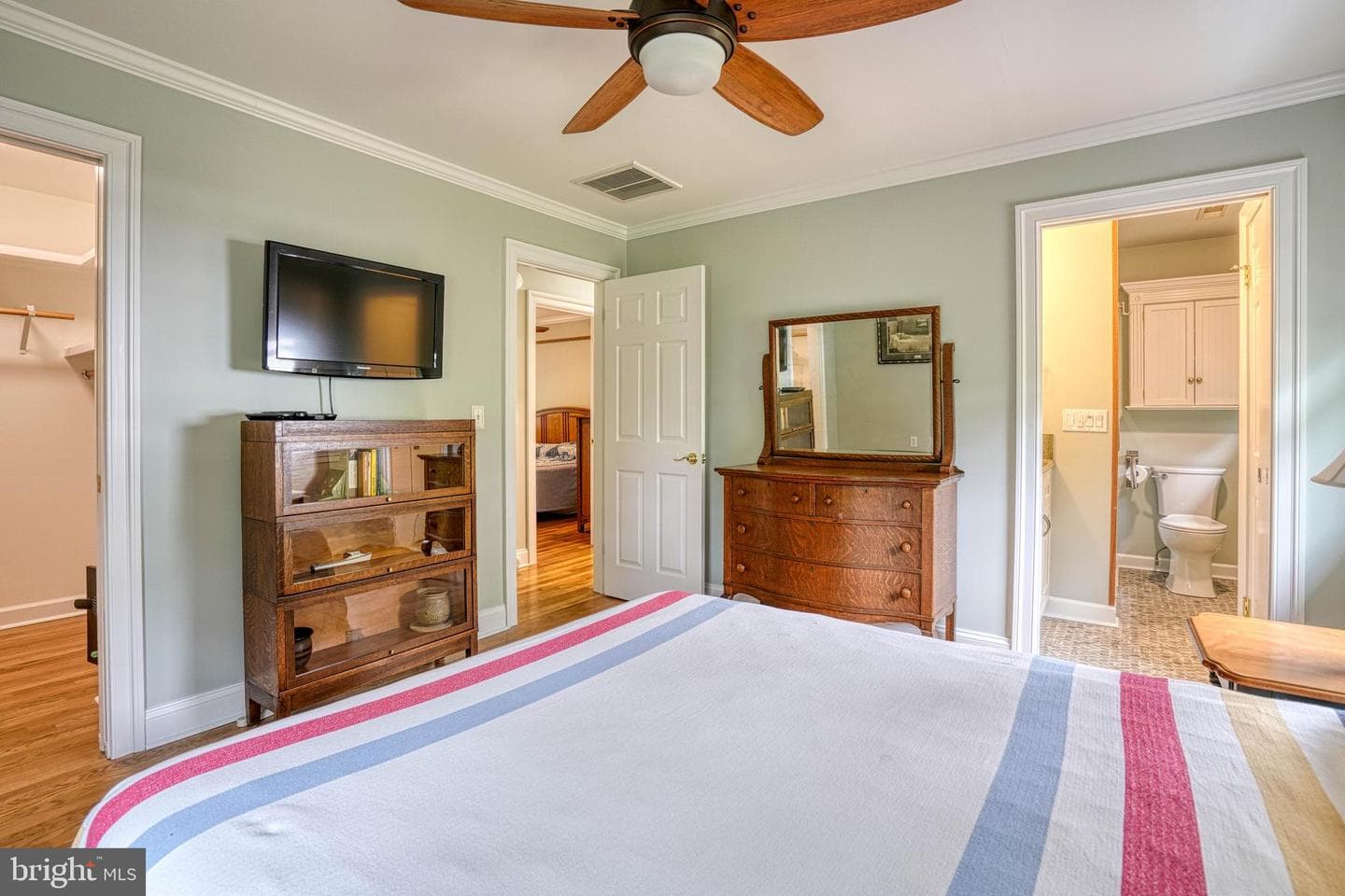 504 Bainbridge Place photo 36