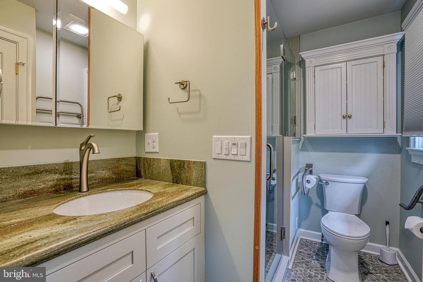 504 Bainbridge Place photo 38