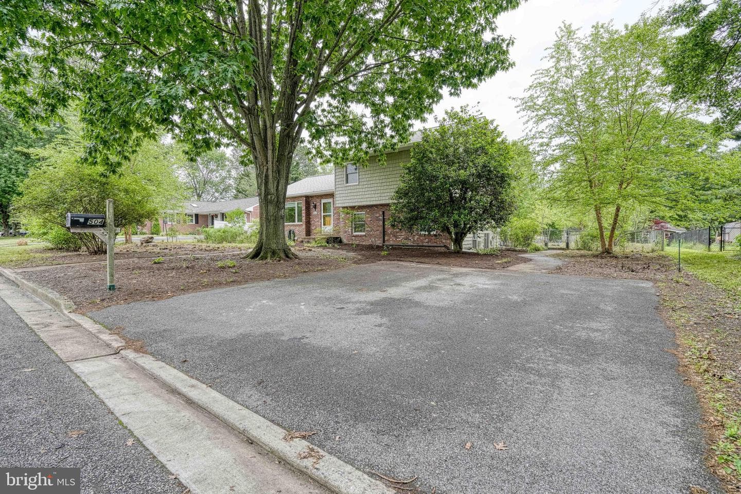 504 Bainbridge Place photo 54