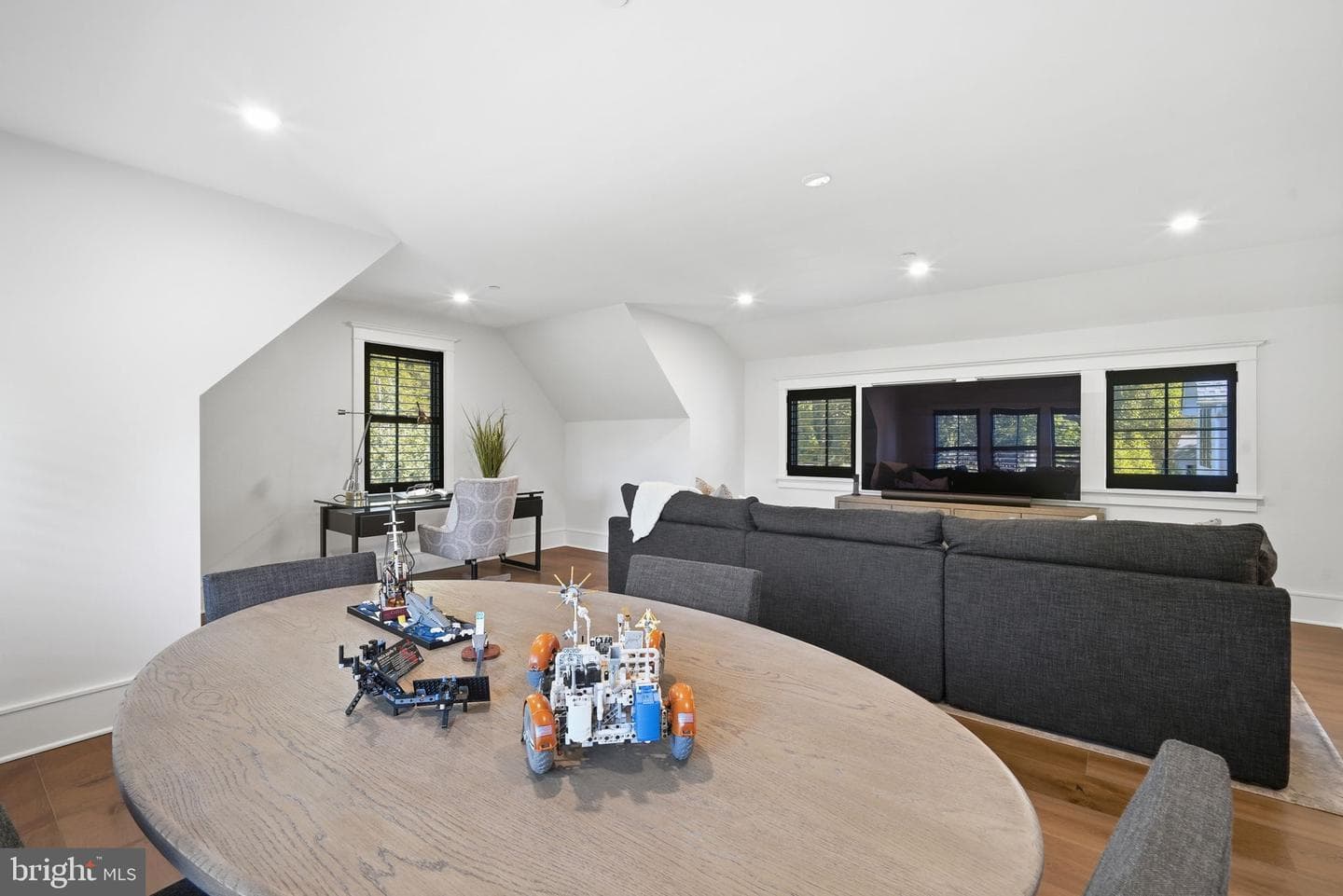 8051 Leehaven Road photo 44
