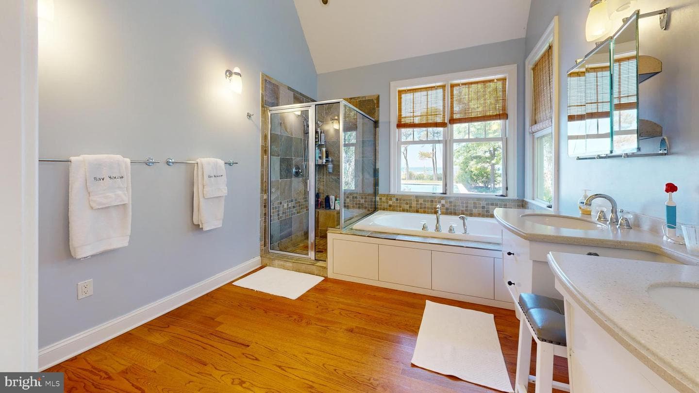 5698 Leeward Lane photo 19