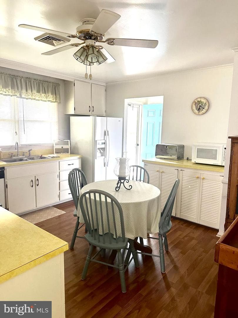 818 Applewood Court photo 6