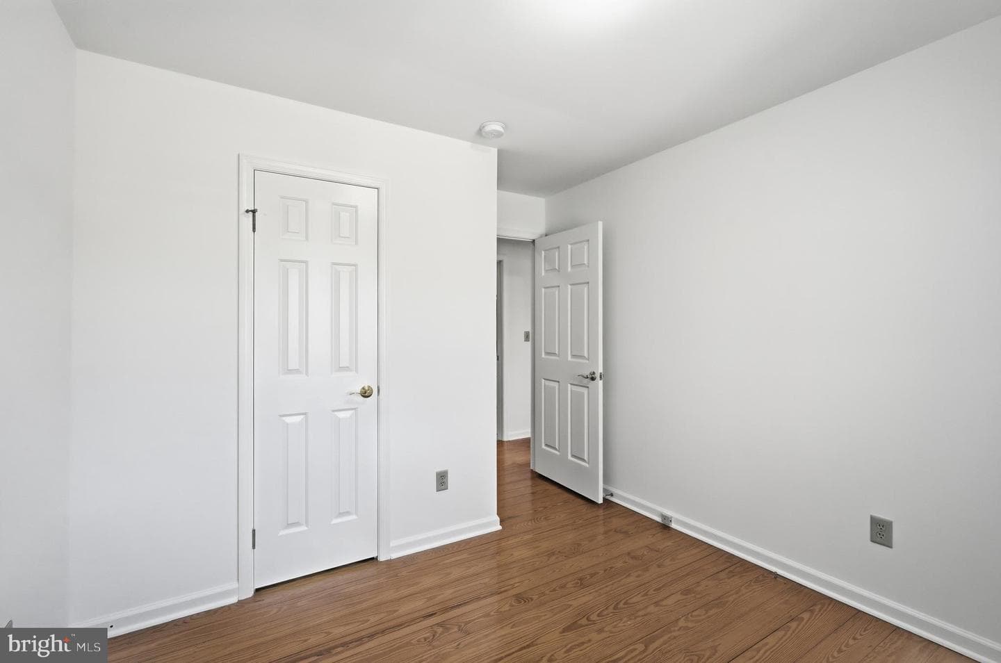 105 Pier Street E photo 26