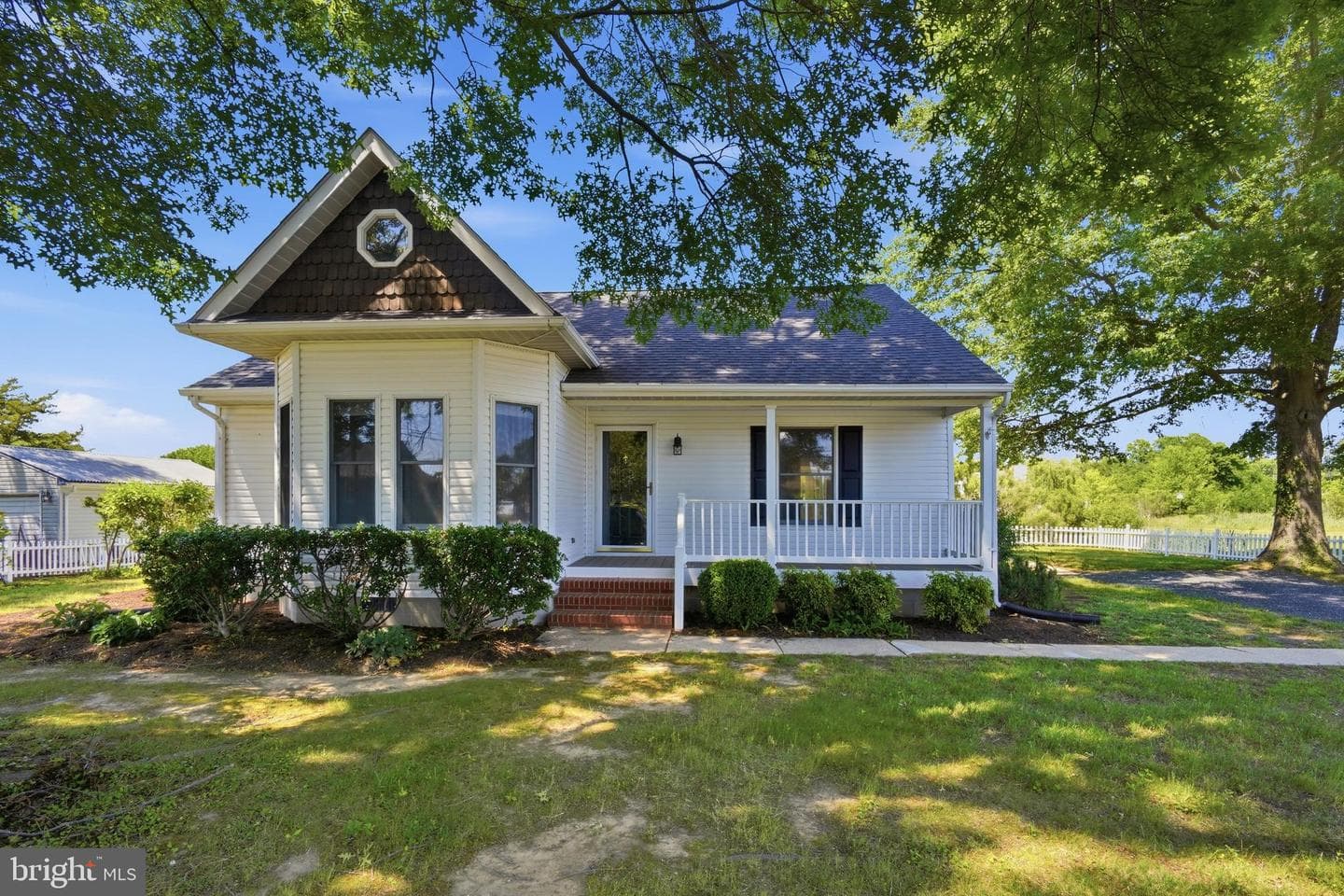 105 Pier Street E photo 3