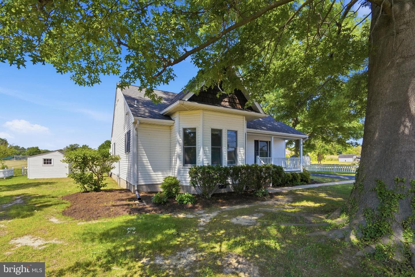 105 Pier Street E photo 4