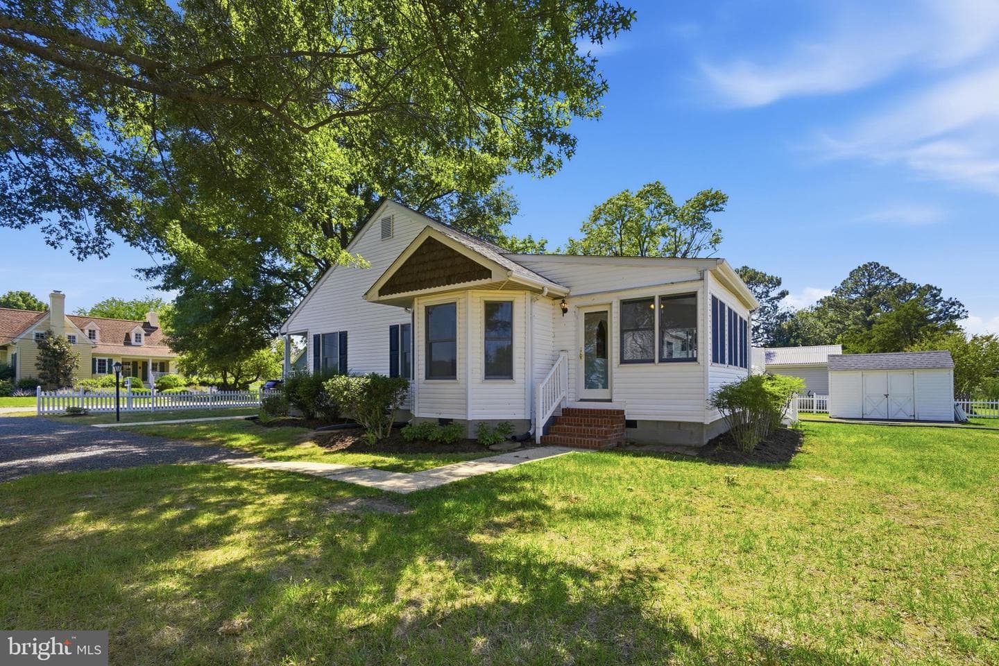 105 Pier Street E photo 5