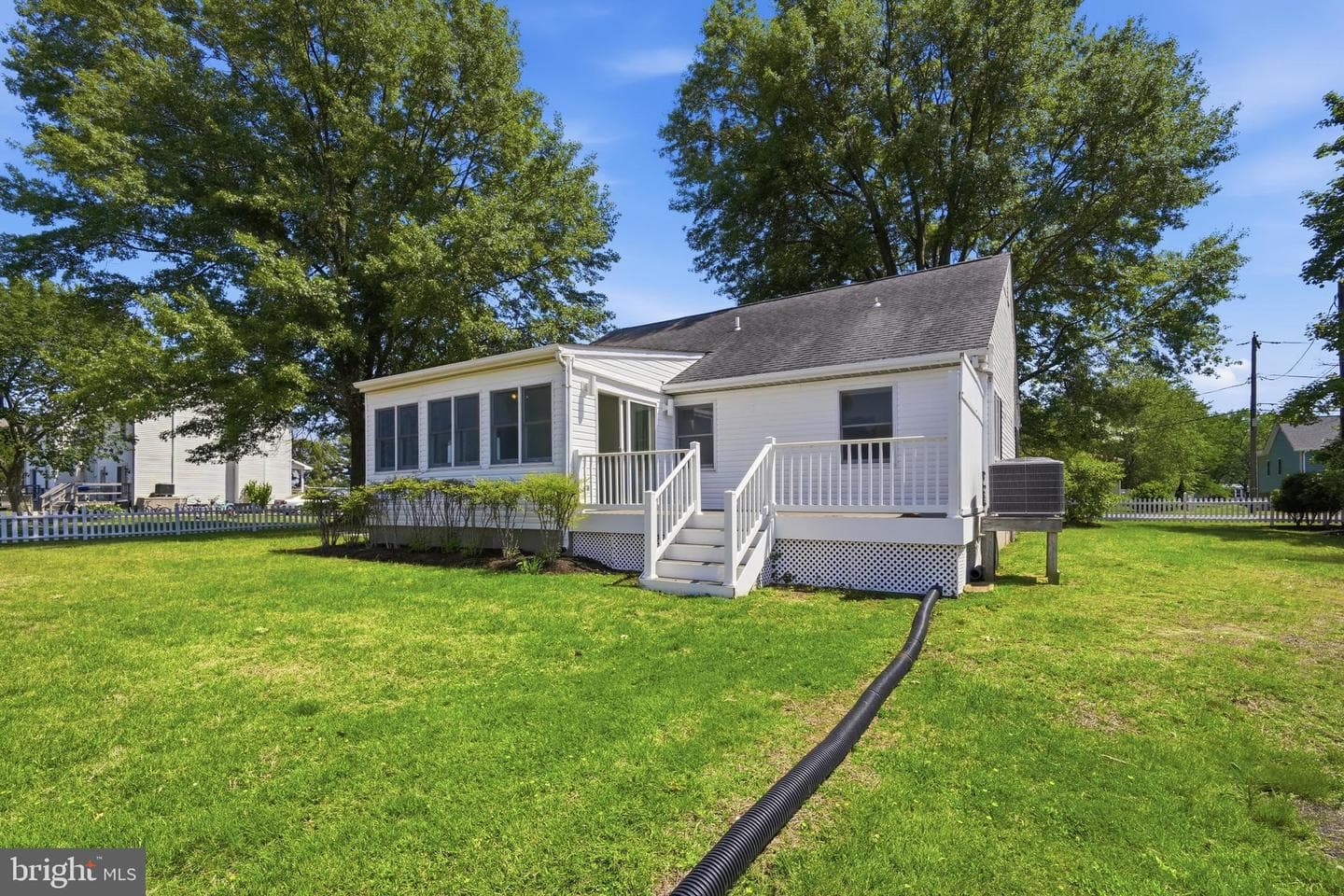 105 Pier Street E photo 6