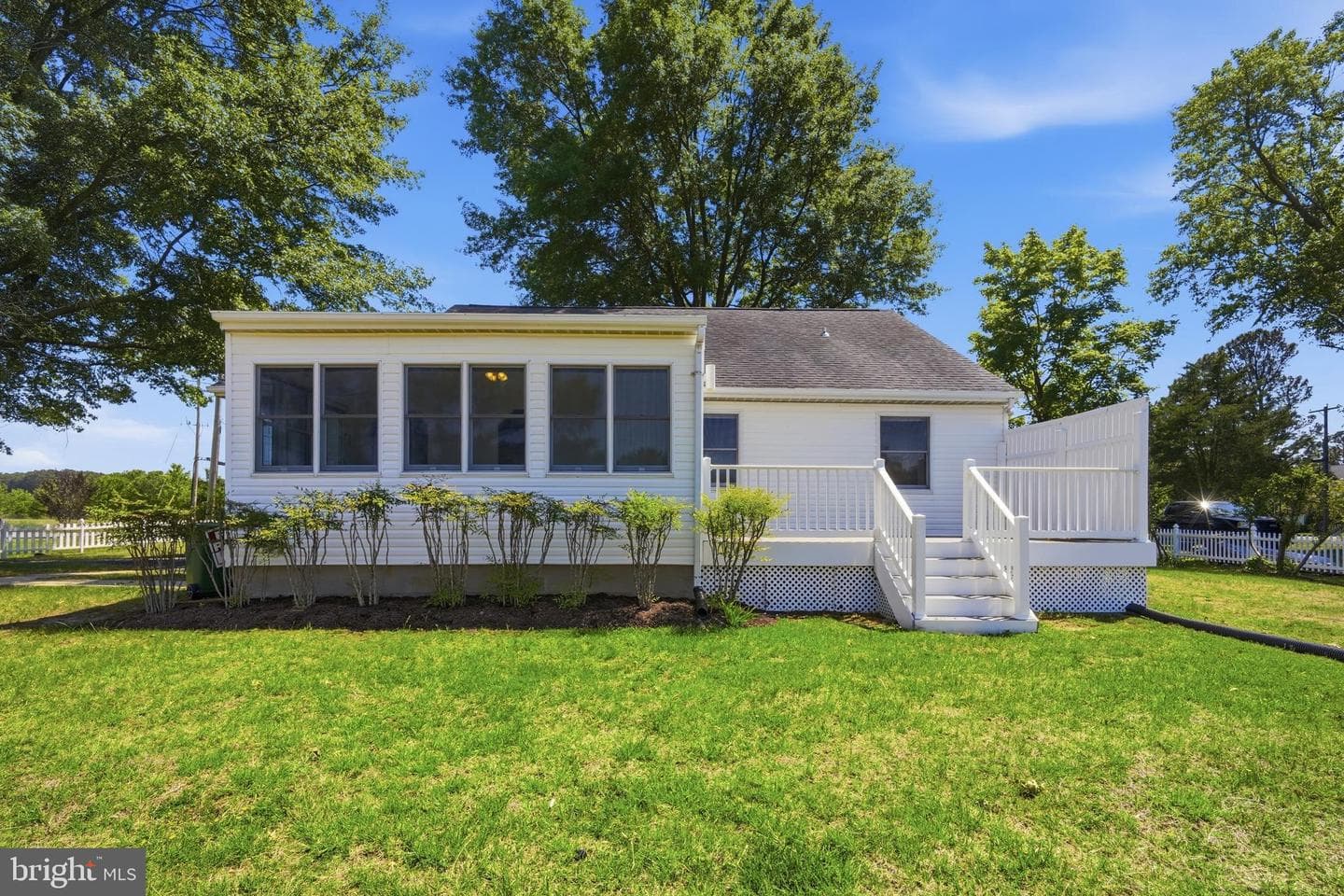 105 Pier Street E photo 7