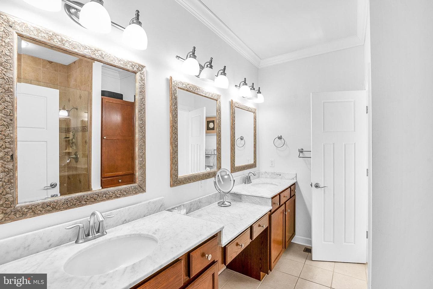 109 W Marengo Street photo 16