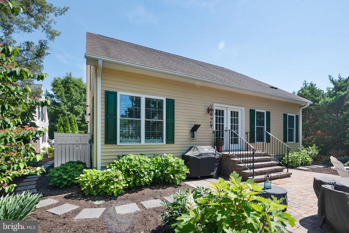 109 W Marengo Street photo 27