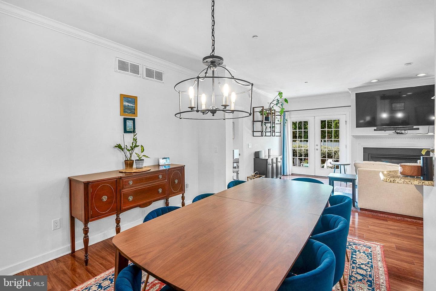 109 W Marengo Street photo 6