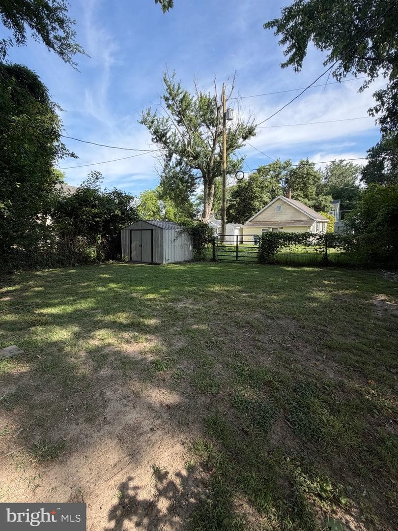 112 Glenwood Avenue W photo 5