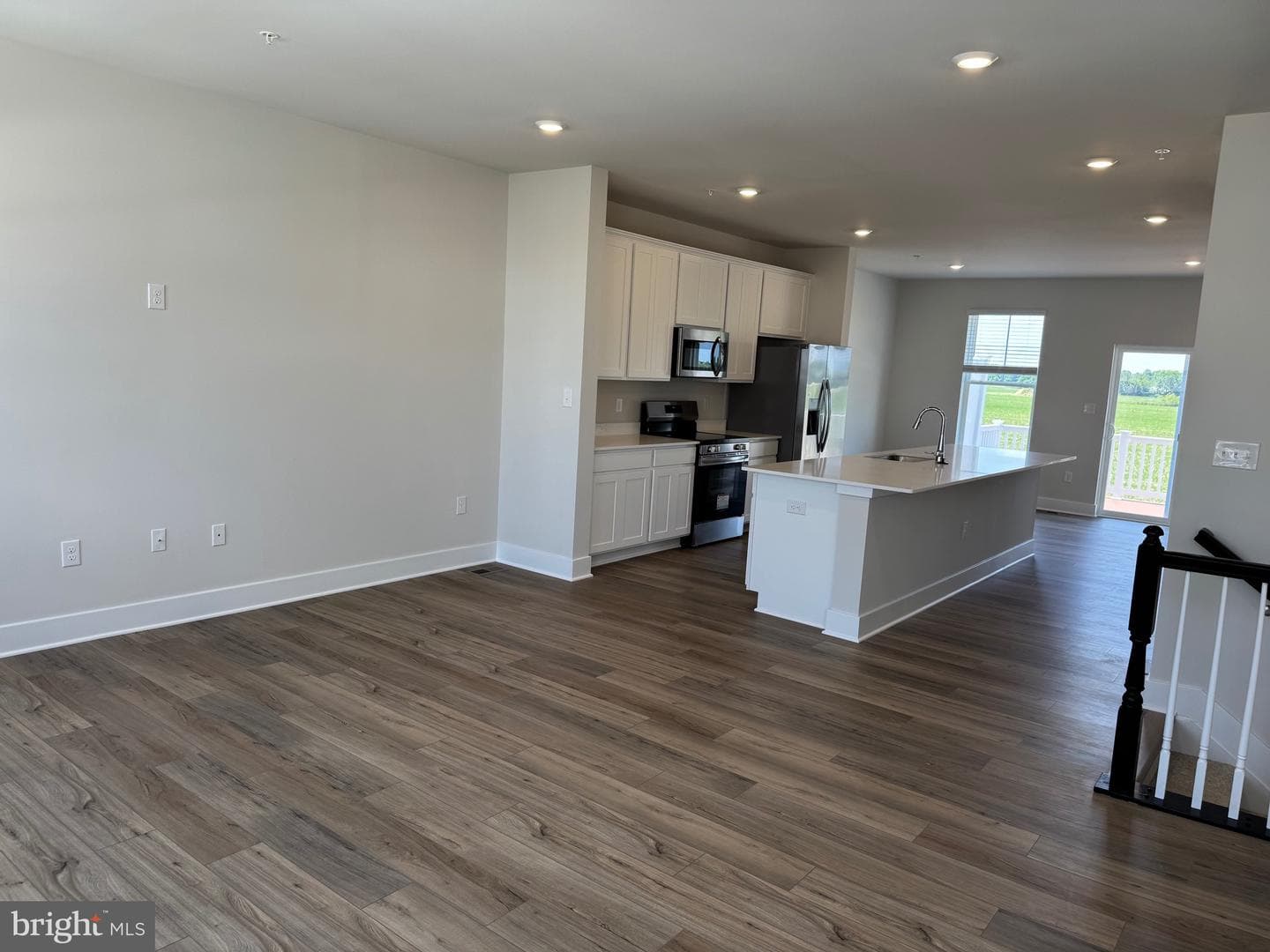 1312 Lake Lucerne Ln photo 3