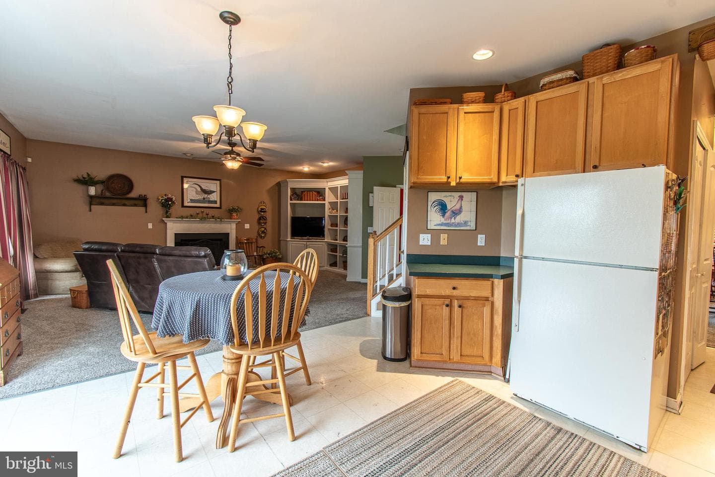 8804 Roundhouse Cir photo 18