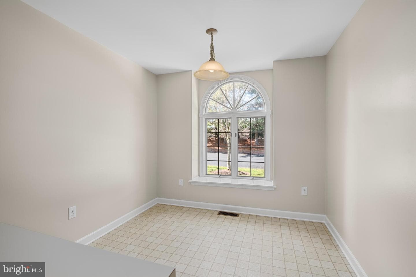 1175 S Washington Street #18 photo 17