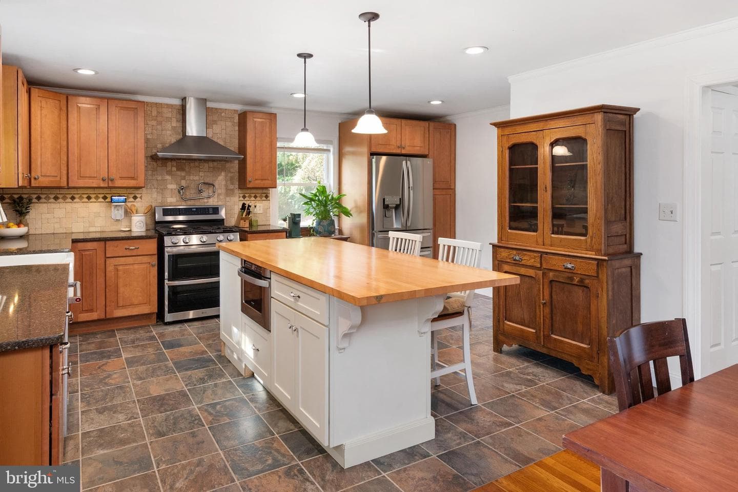 5116 Ocean Gateway photo 7