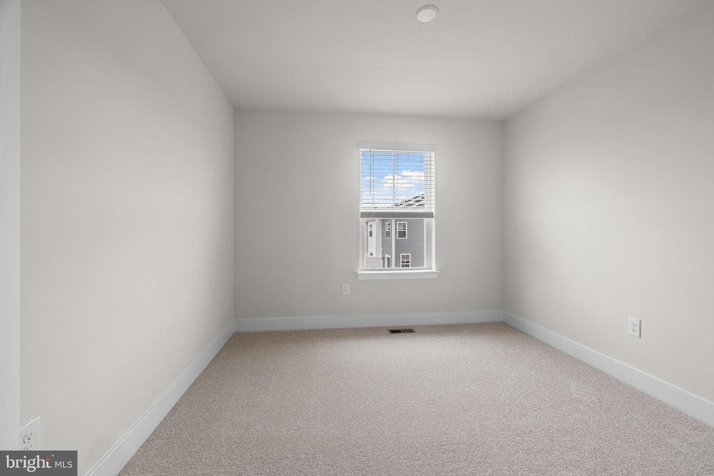 1410 Lake Geneva Drive photo 15