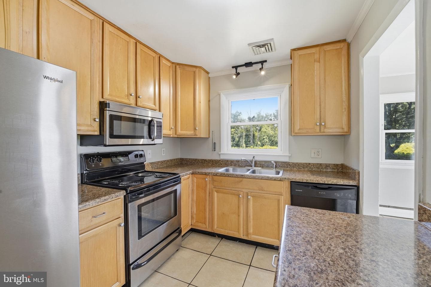 29328 Dutchmans Lane photo 19