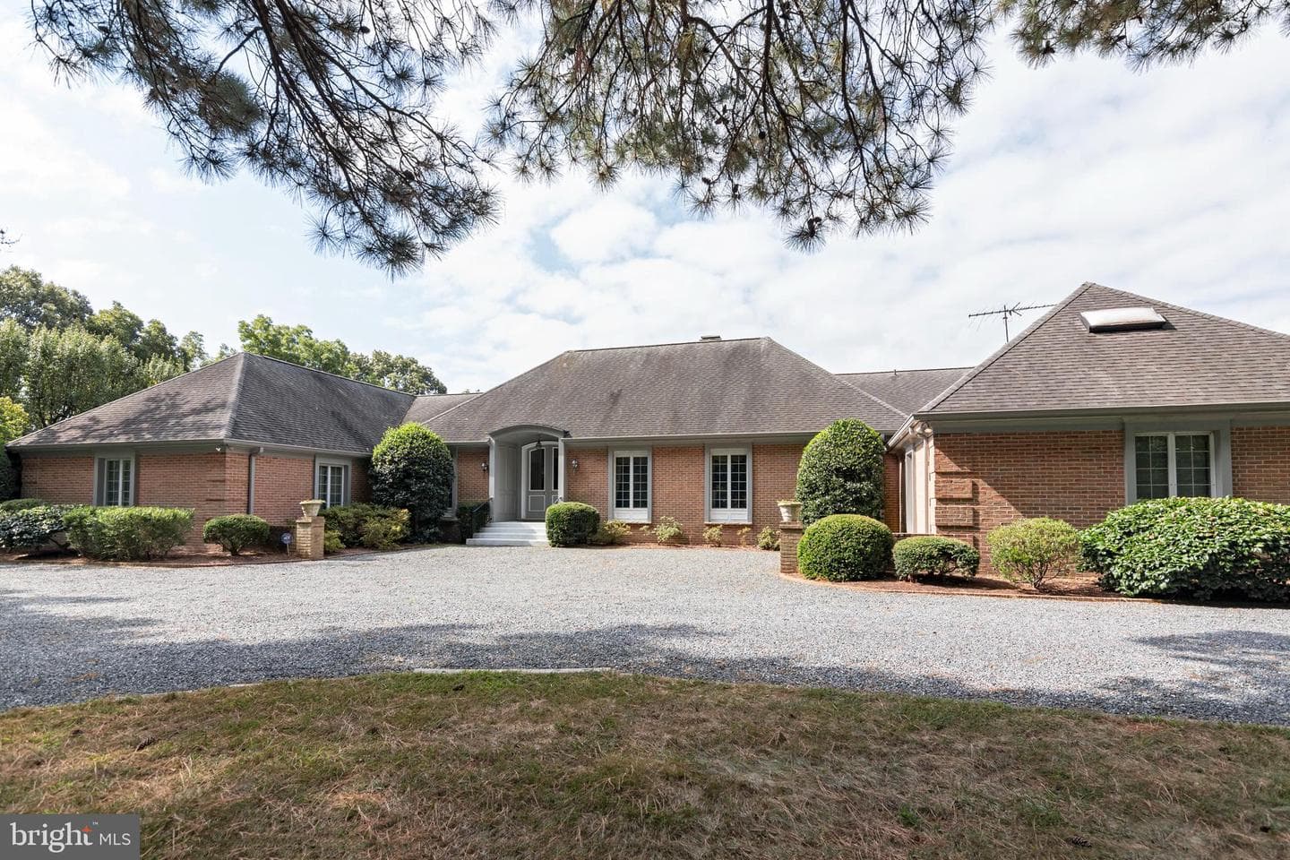 9338 Bantry Road photo 3