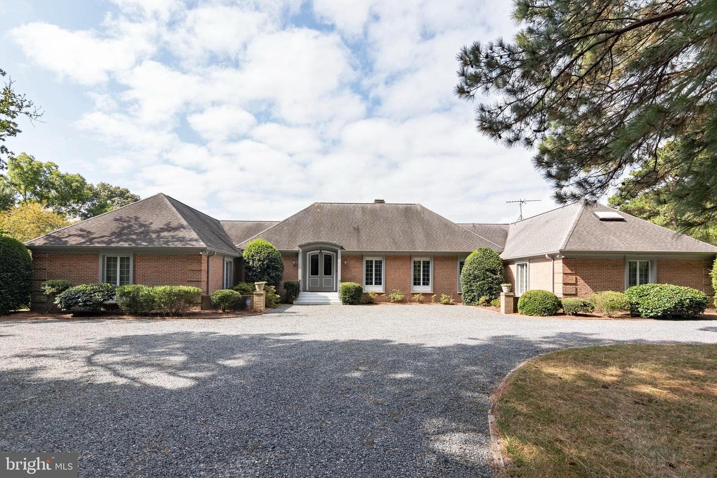 9338 Bantry Road photo 4