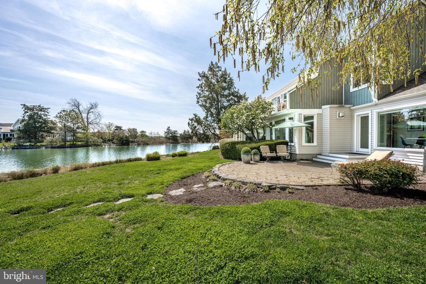 106 E Division Street photo 6