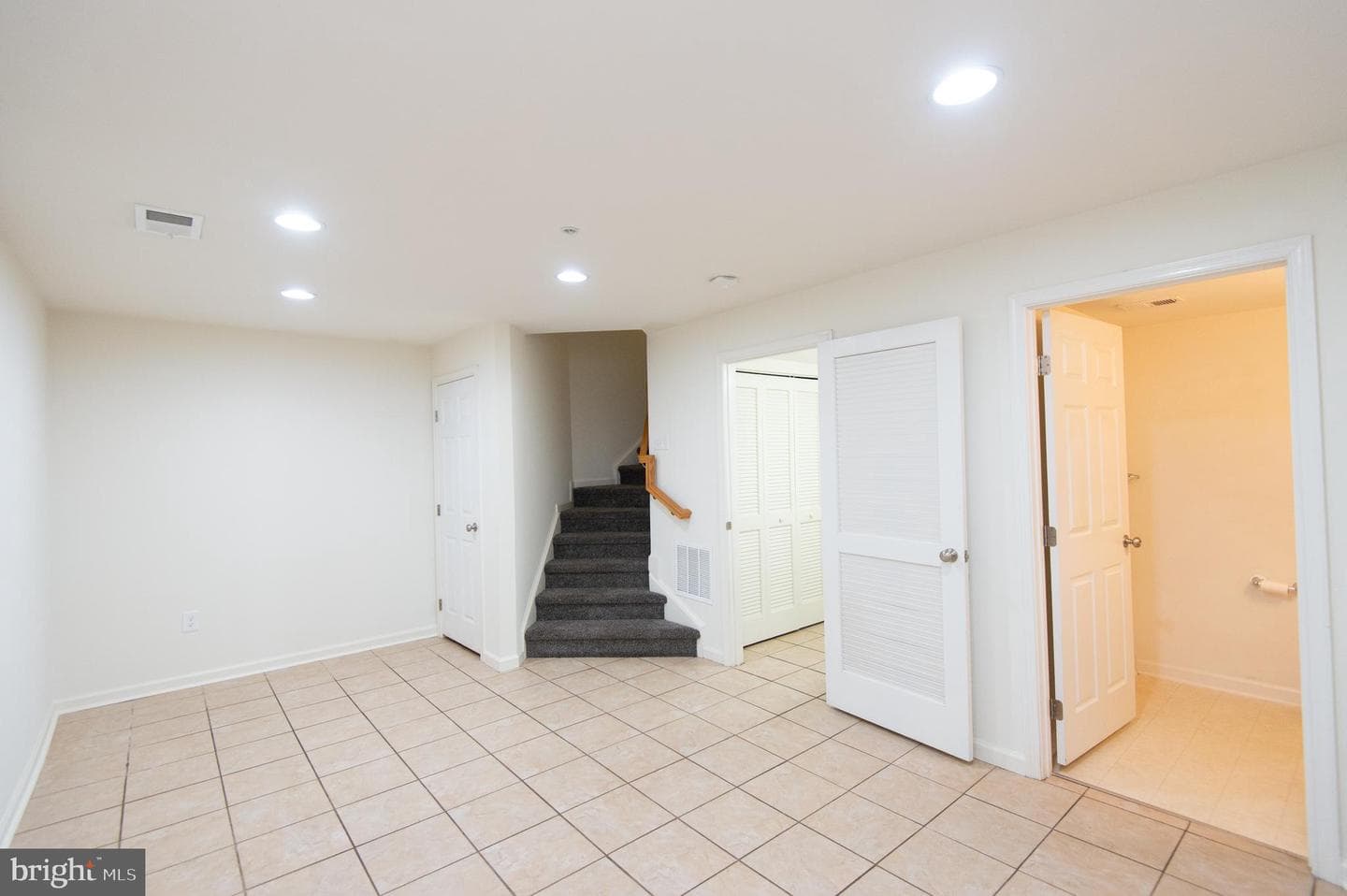 300 Dixon Street #505 photo 38
