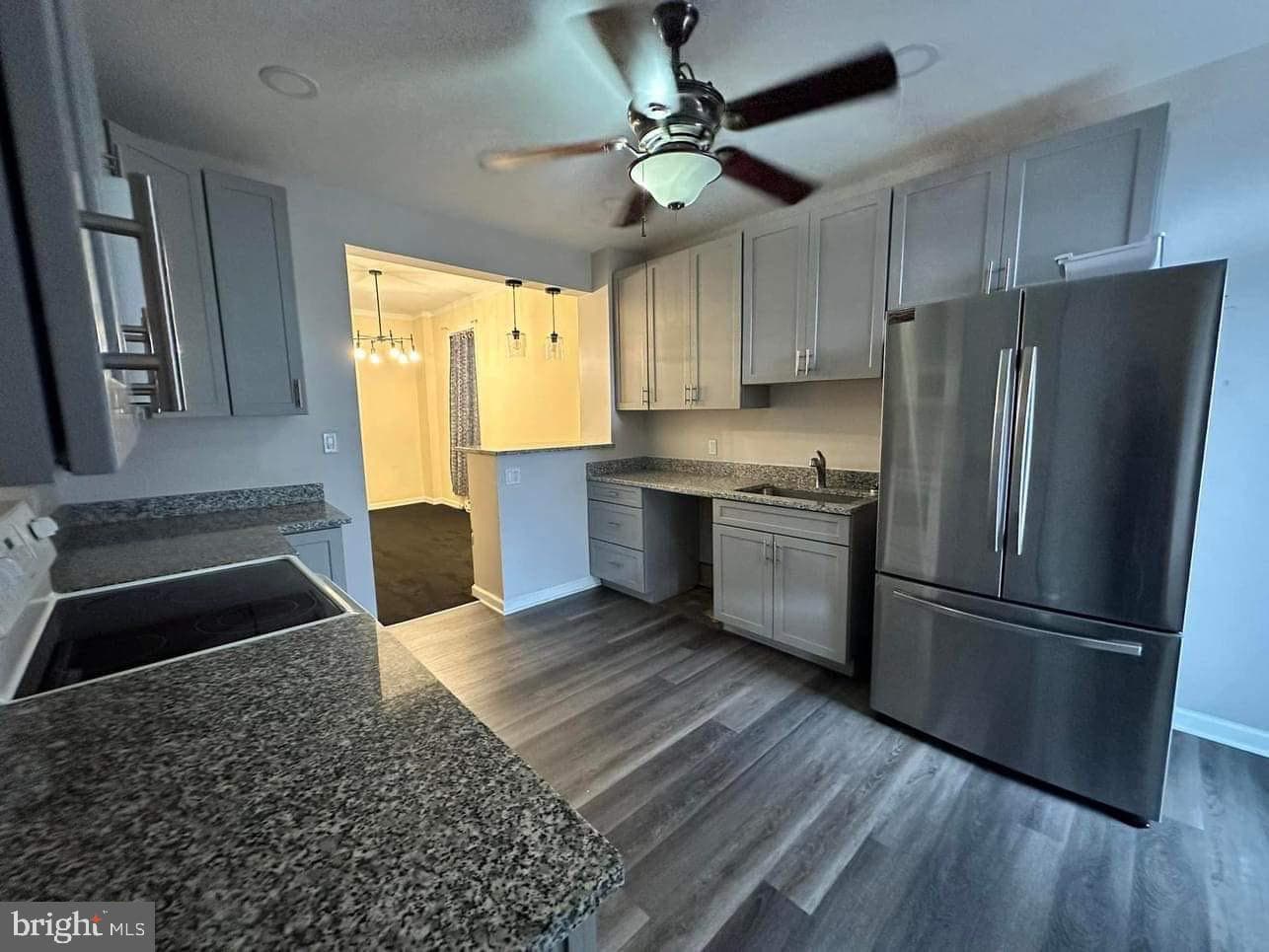 130 N Locust Street photo 2