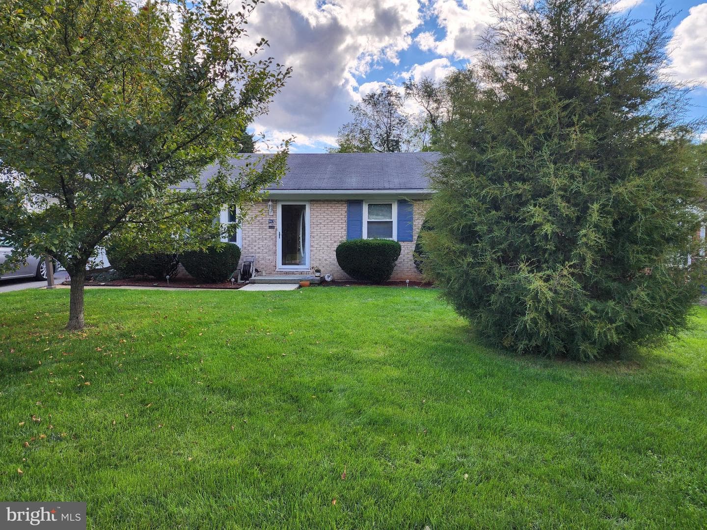 963 Noland Drive photo 3