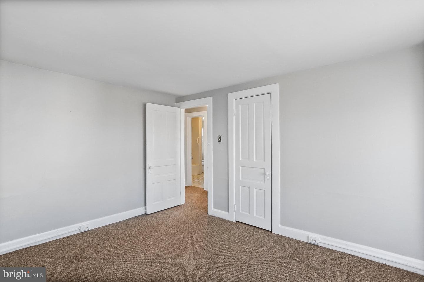 25 E Baltimore Street photo 34