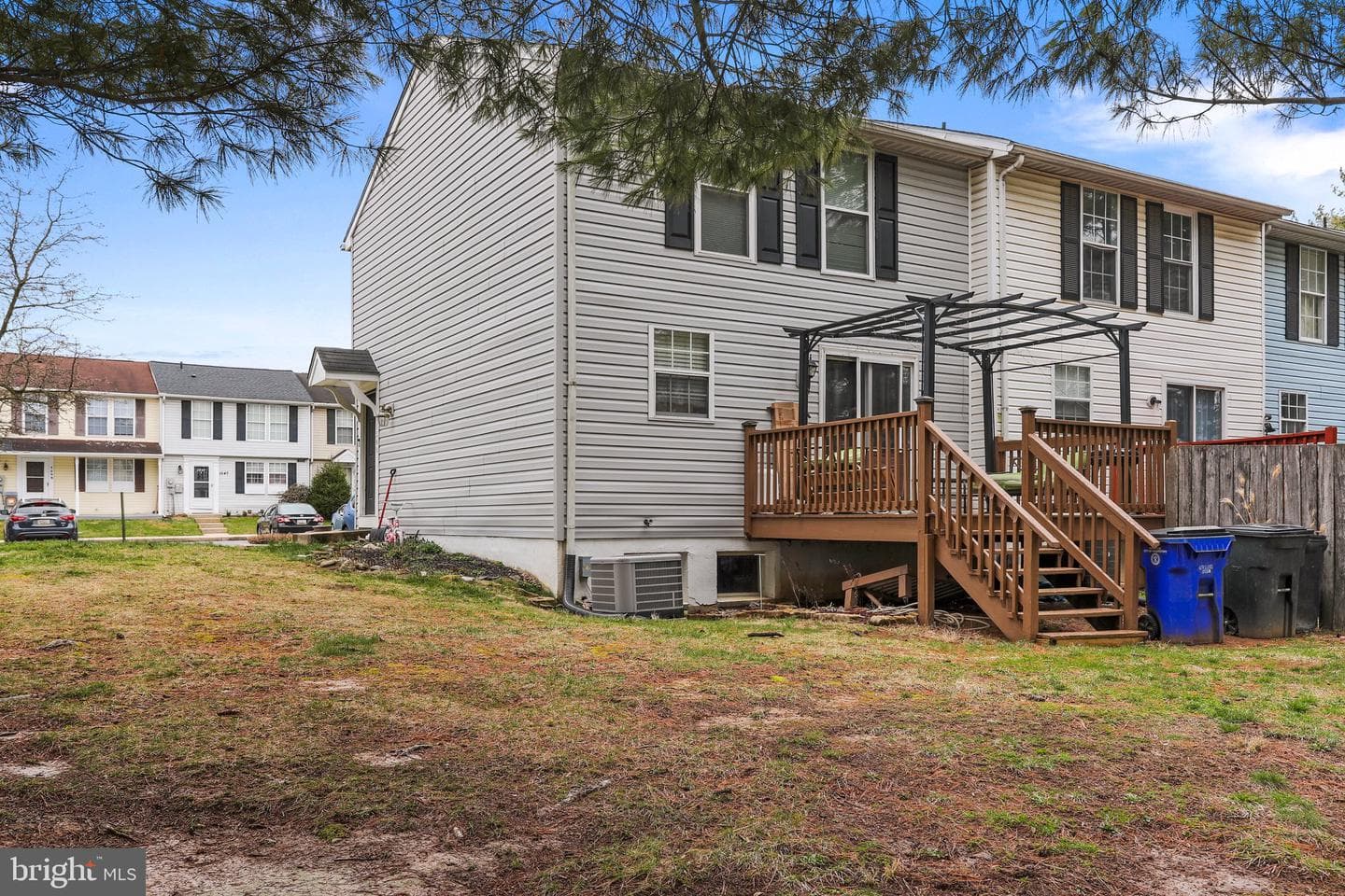 1548 Iris Court photo 4
