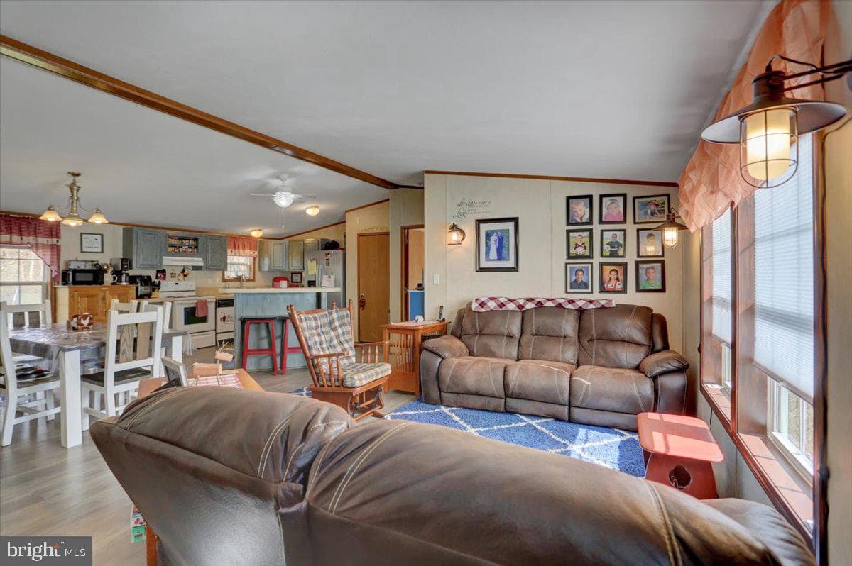 15530 Mobile Road photo 5