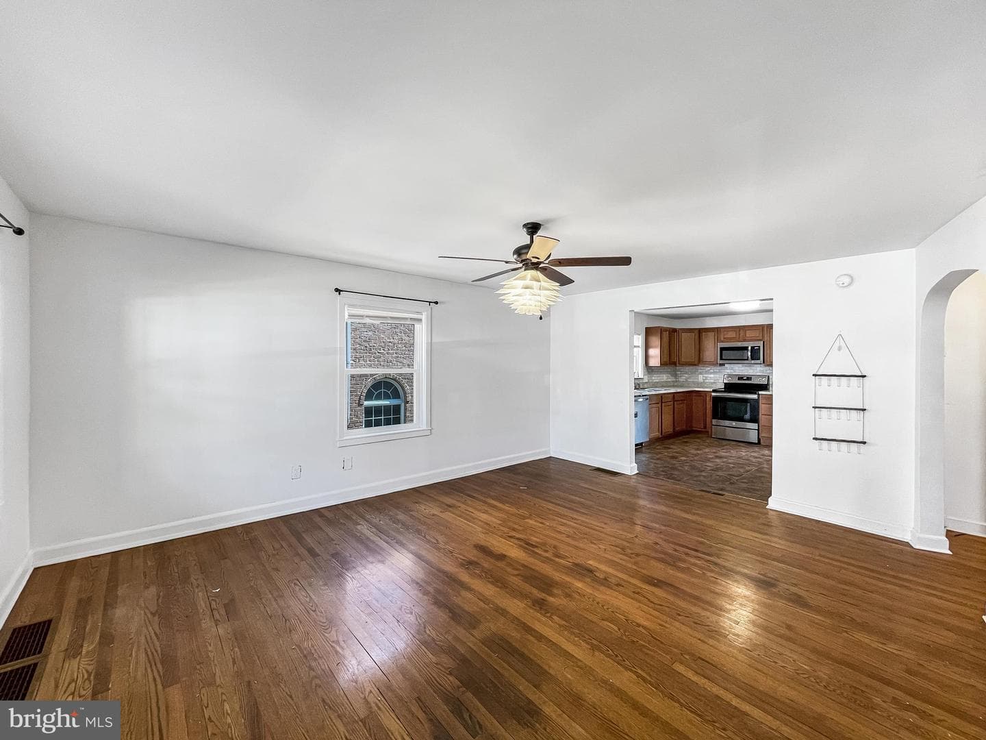 612 Guilford Avenue photo 3