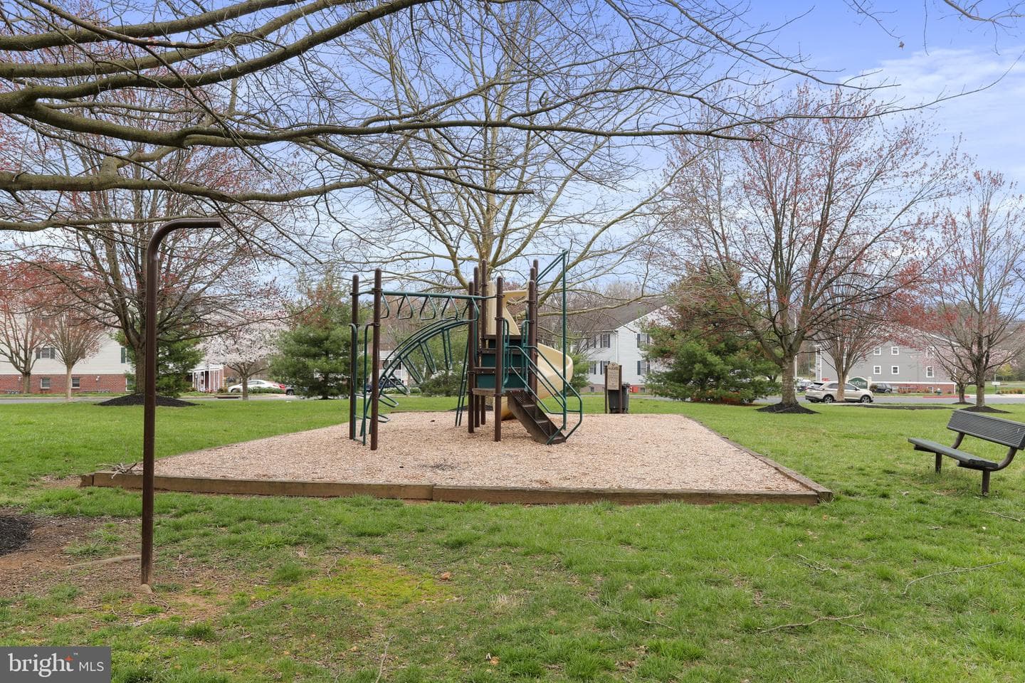 637 Knightsbridge Drive photo 30