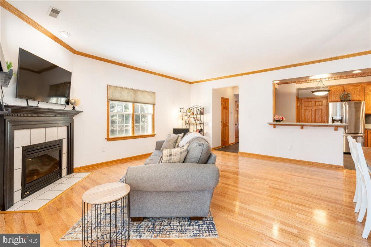 1215 Lindsay Lane photo 11