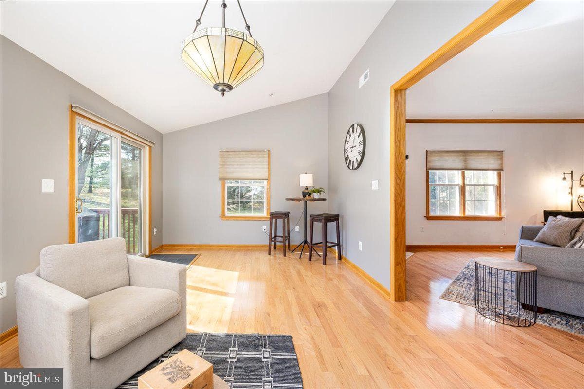 1215 Lindsay Lane photo 24