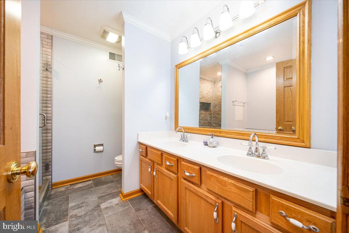 1215 Lindsay Lane photo 35
