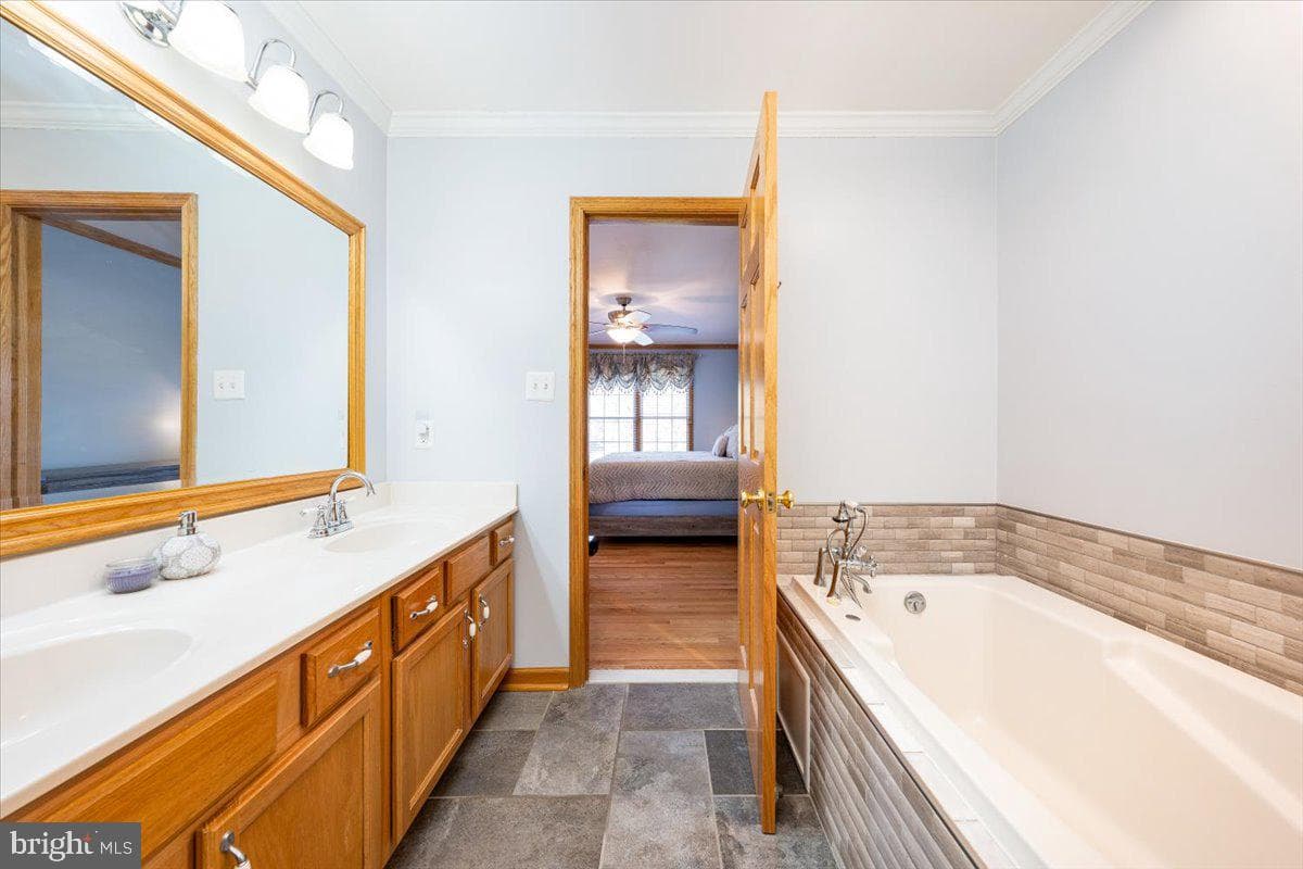 1215 Lindsay Lane photo 38