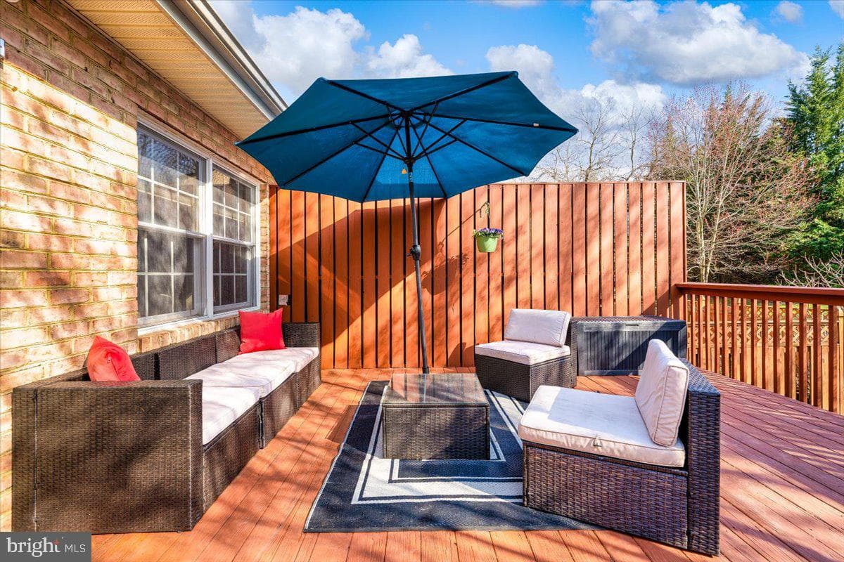 1215 Lindsay Lane photo 45