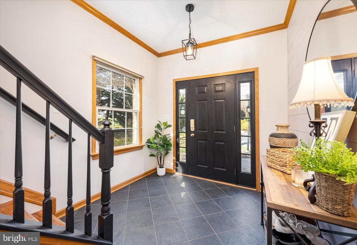 1215 Lindsay Lane photo 6