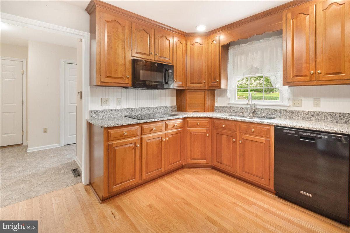 10448 Bailey Road photo 16