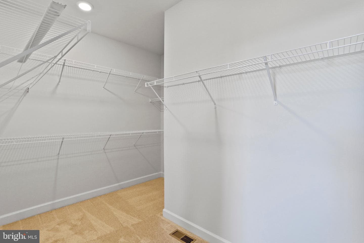 13807 Pulaski Drive photo 10