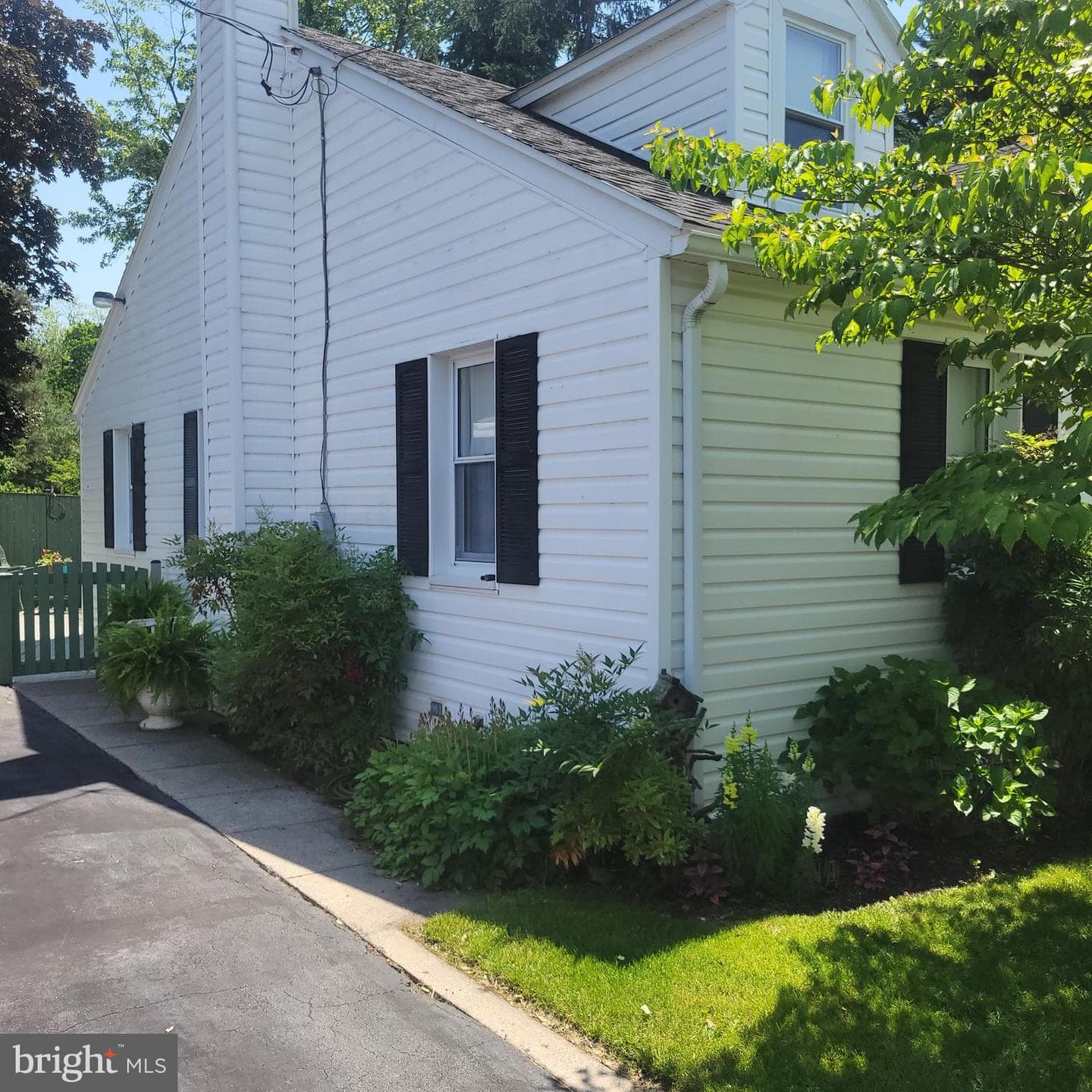 11919 Mapleville Road photo 4
