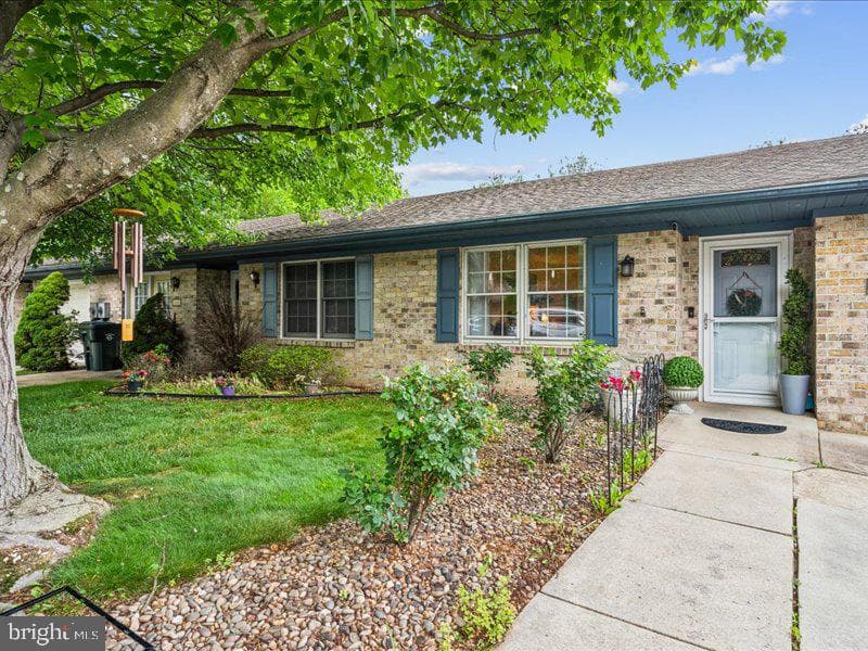 844 W Irvin Avenue photo 29