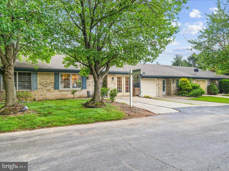 844 W Irvin Avenue photo 33