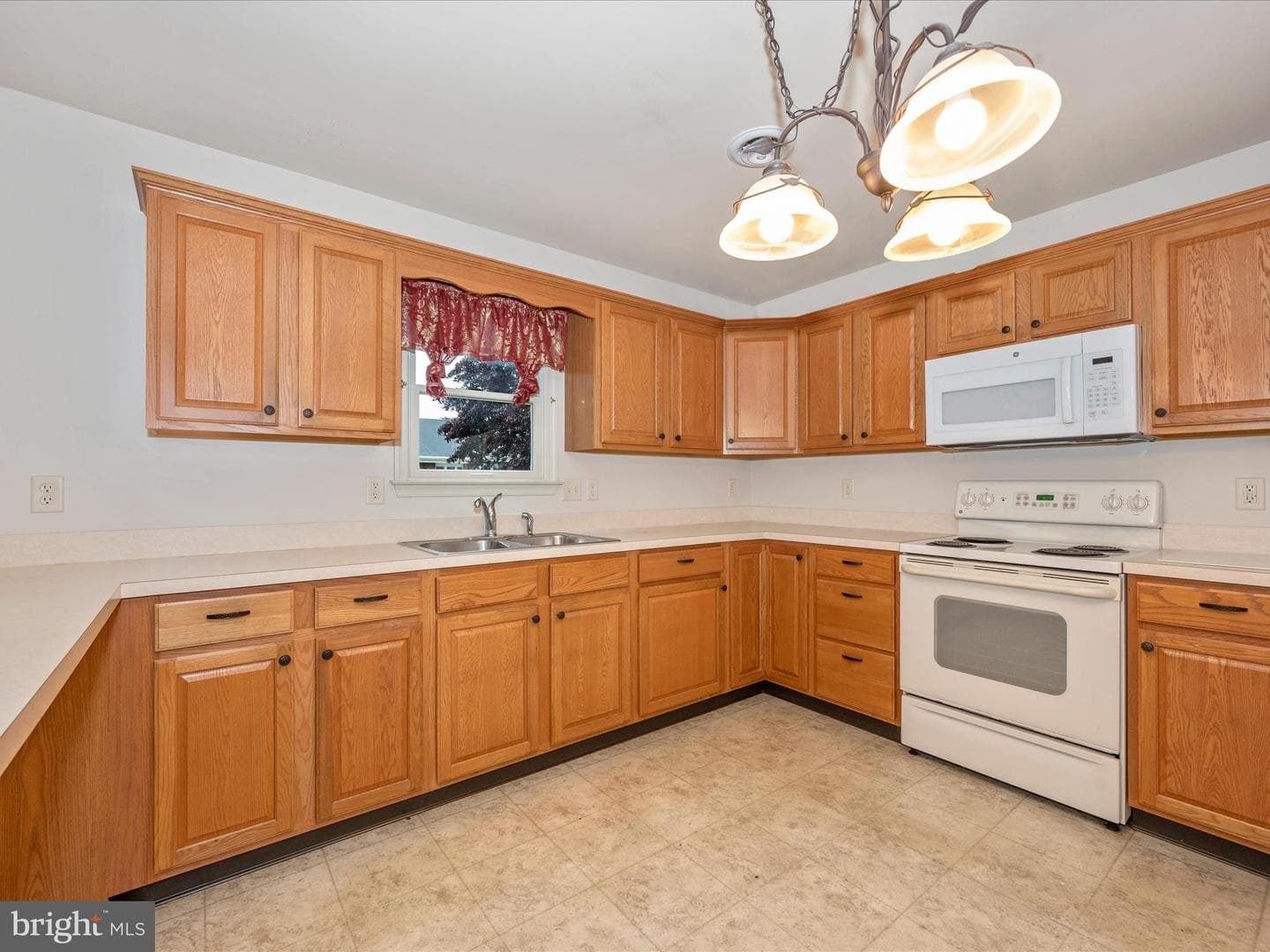 1220 Hunters Woods Drive photo 15